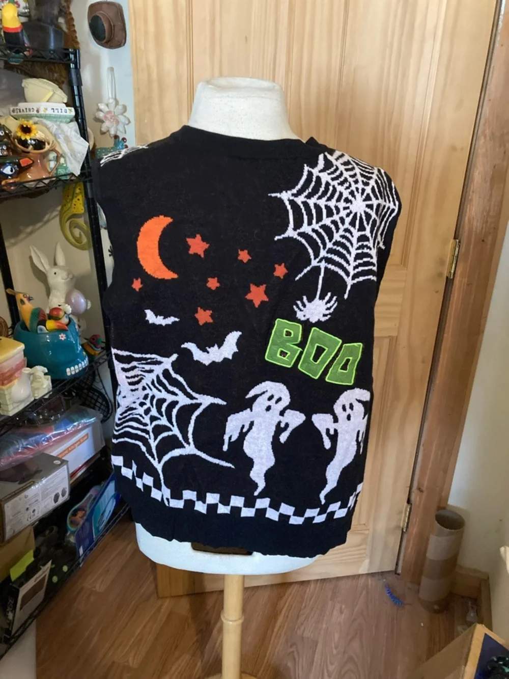 Trickz N' Treatz Halloween vest and spider necklace - Picture 5 of 10